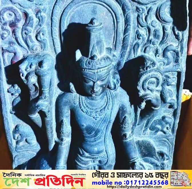 শিবগঞ্জে পরিত্যক্ত অবস্থায় প্রাচীন কালো পাথরের বিষ্ণু মূর্তি উদ্ধার