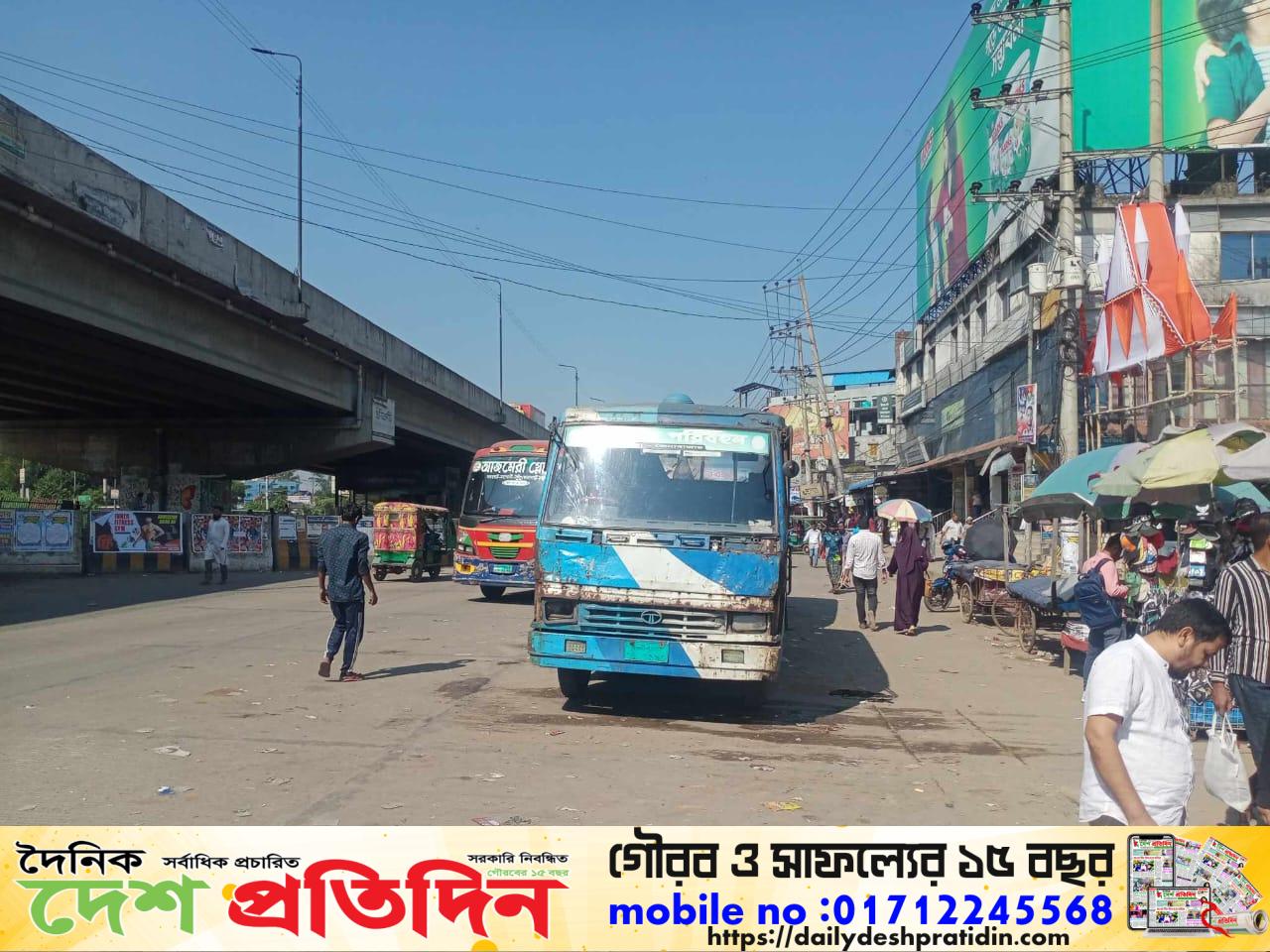 গাজীপুর কালিয়াকৈর চন্দ্রা মোড়ে মহাসড়কে তাকওয়া পরিবহনের অপরিকল্পত অবস্থান যাত্রীদের দুর্ভোগ