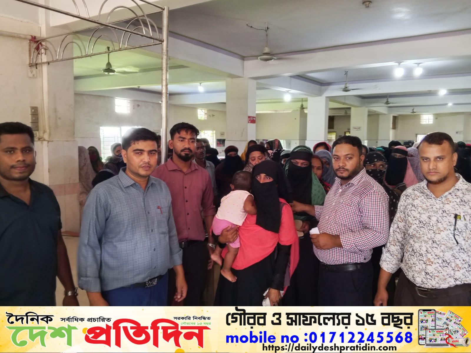ফটিকছড়িতে ১০০০ বন্যার্তদের মাঝে ত্রাণ সামগ্রী বিতরণ করেছে স্বেচ্ছাসেবী সংগঠন “প্রত্যাশী “