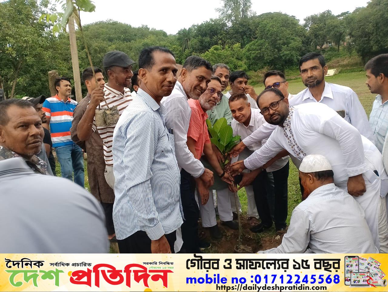 রাউজান রাবার বাগানে শ্রমিক ইউনিয়নের উদ্যোগে বৃক্ষরোপণ কর্মসূচি সম্পন্ন