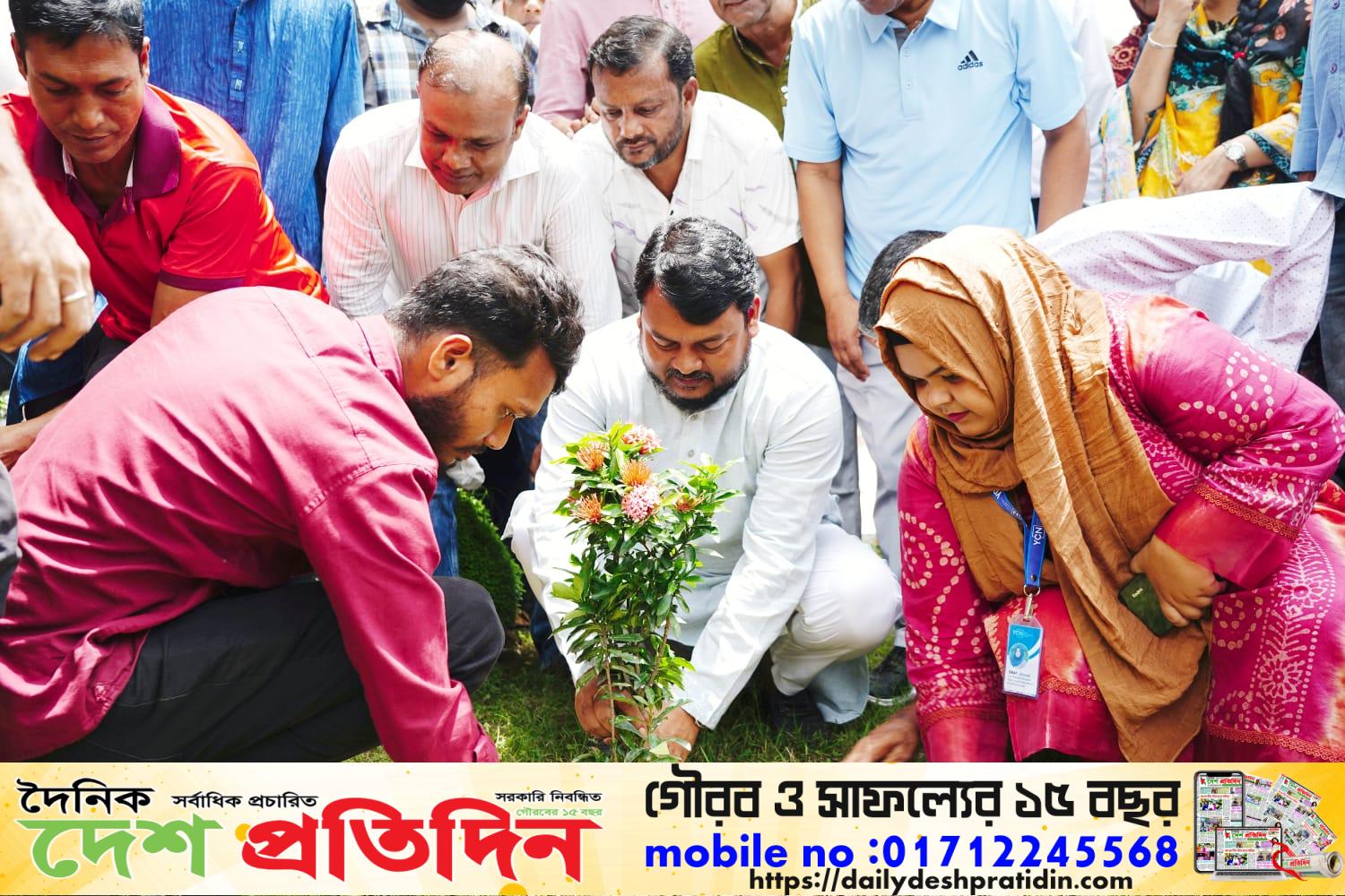 রাসিকের সহযোগিতায় ইয়ুথ চেঞ্জমেকার্স নেটওয়ার্কের উদ্যোগে নগরীতে মাসব্যাপী বৃক্ষরোপণ ও চারা বিতরণ কর্মসূচির উদ্বোধন