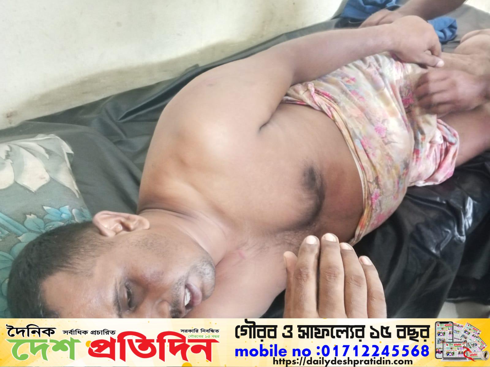 সীতাকুণ্ডের ব্যাবসায়ি কে চাঁদার জন্য পিটিয়ে আহত 