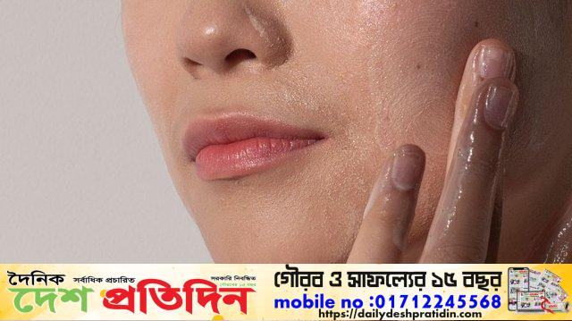 রুক্ষ ত্বক নিয়ে চিন্তিত? প্রাণ ফেরাতে যা করবেন