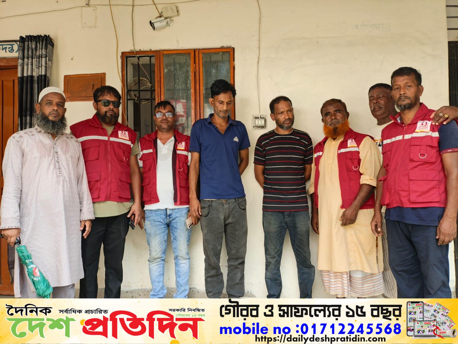 আলোকিত লালমনিরহাট অপরাধ নির্মূল কমিটির হাতে ২ মাদকসেবী আটক