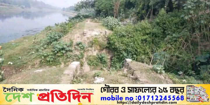 মেহেরপুরে ১২ কোটি টাকার ওয়াকওয়ে, কয়েক বছরের ব্যবধানে ভেঙ্গে নদী গর্ভে