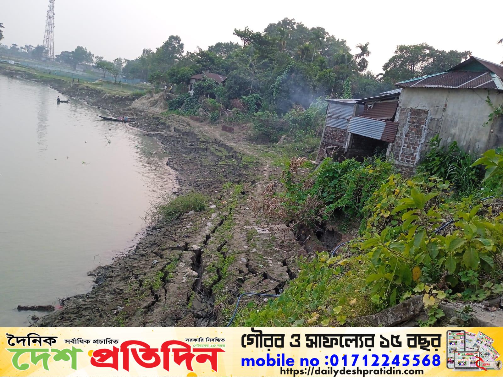 শত বছরের ঐতিহ্য বাহী গ্রাম সুরমা নদীর ভাঙ্গনে প্রায় বিলীন