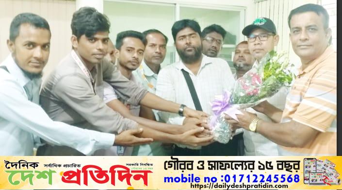 নিয়ামতপুর থানার নবাগত ওসি সঙ্গে সম্বর্ধনা ও মত বিনিময় করেন নিয়ামতপুর মডেল প্রেসক্লাবের সাংবাদিক গণ