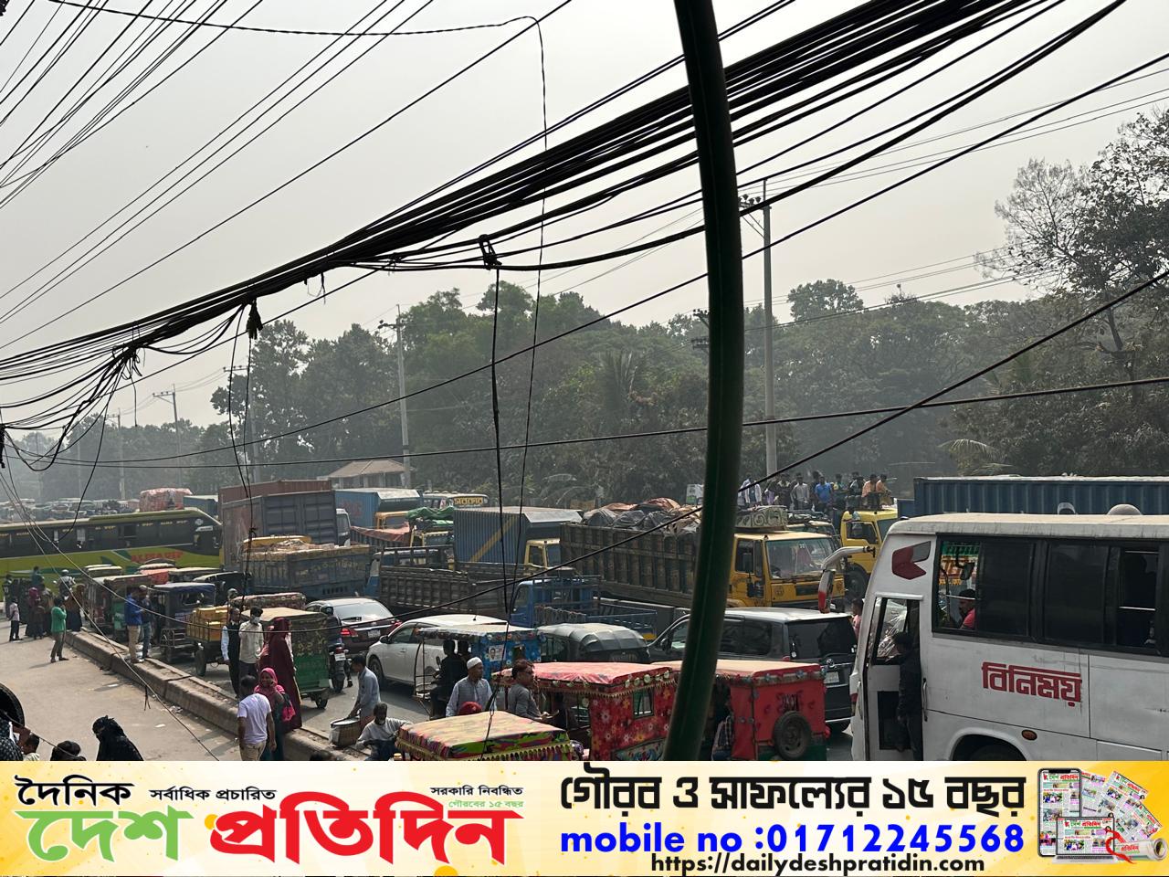 ত্রয়োদশ নির্বাচন ও গণভোট: গ্রামে ফিরছে মানুষ, যানজট নিরসনে হিমশিম খাচ্ছে পুলিশ