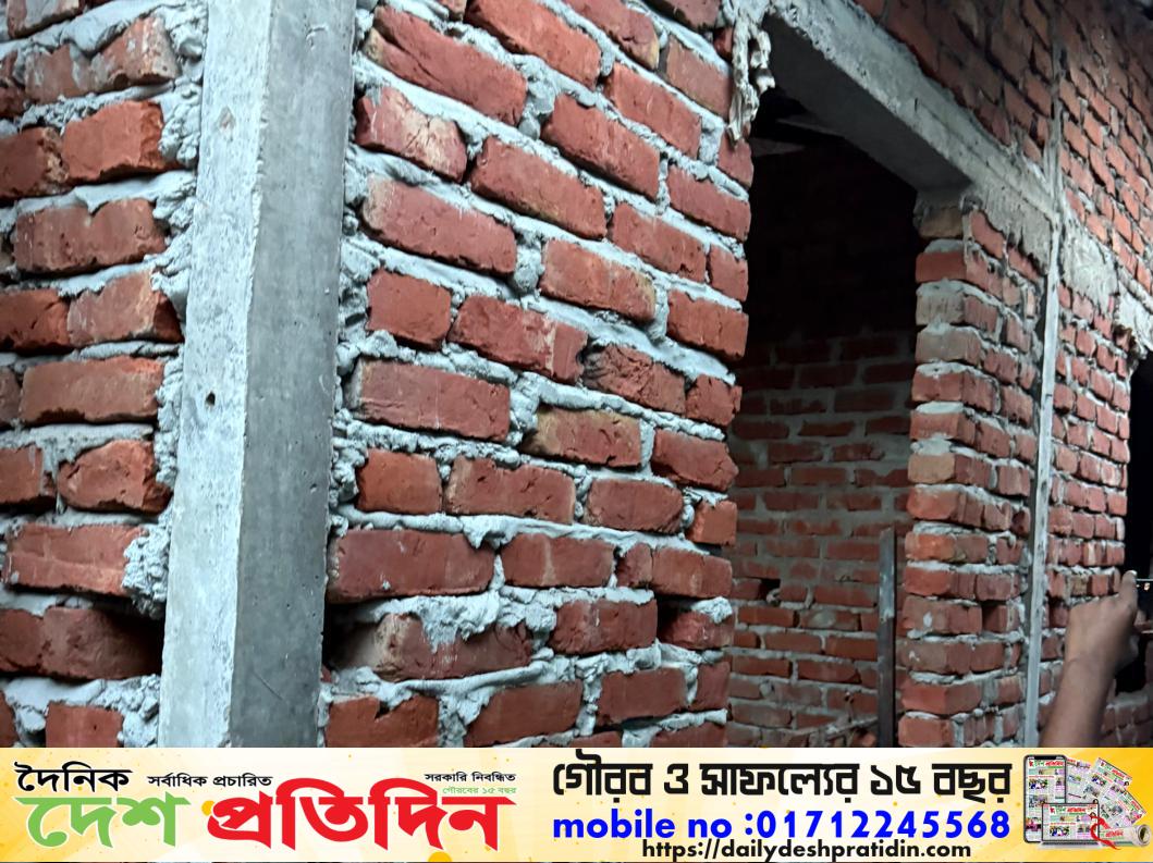 সীতাকুণ্ডে রেললাইনের সরকারি জায়গা লিজের নামে চলছে হরিলুট আইন কে দেখাচ্ছে বৃদ্ধাঙ্গুলি